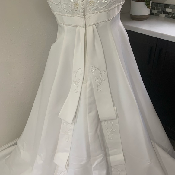 🚫SOLD🚫White Traditional Alfred Angelo Wedding Dress Size 16 - Picture 2 of 10